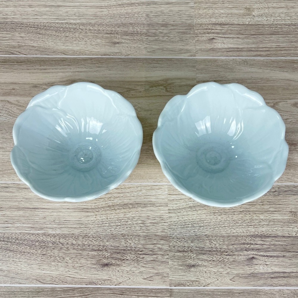 Pier 1 Imports Porcelain White Set of 2 Scalloped Dish Bowl Footed Flower Leaf